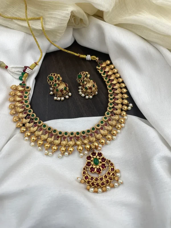 Matte Finish Neck Set