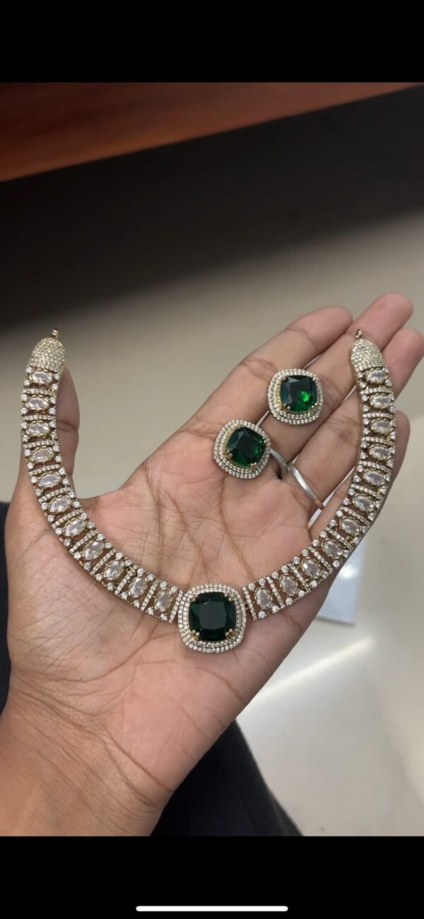 Emerald AD Neck Set