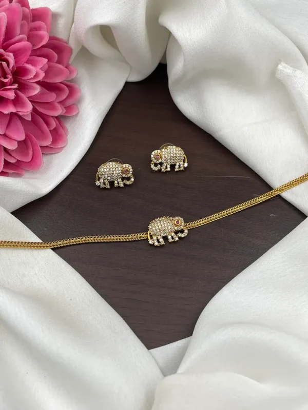 Ayiravadh Attigai Cum Neck Set