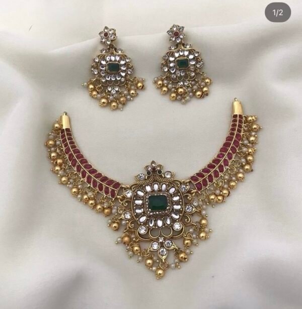 Matte Finish Neckset