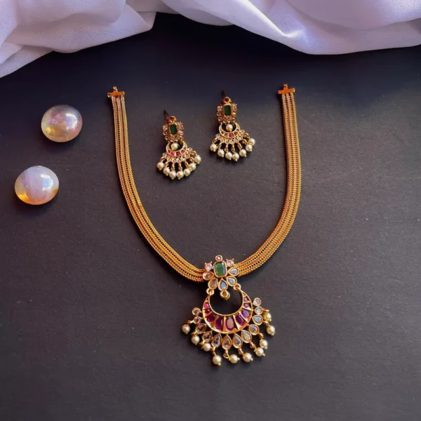 Attigai Cum Neck Set