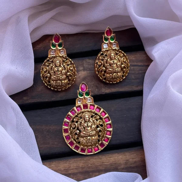 Jadau Pendant Set