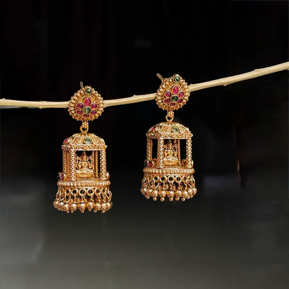 Lakshmi in Mandapam (Medium Size)