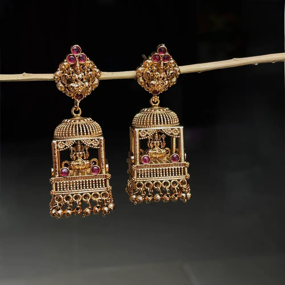 Lakshmi in Mandapam (Big Size)