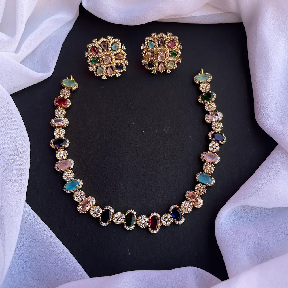 Navaratna Neckset