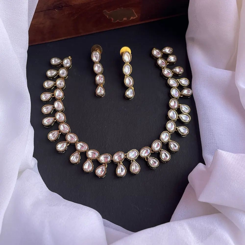 Kundan Neckset