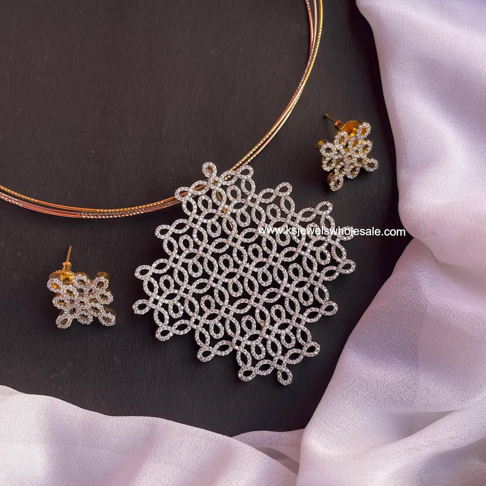 Kolam AD Removable Pendant With Earrings in Kante - Image 2