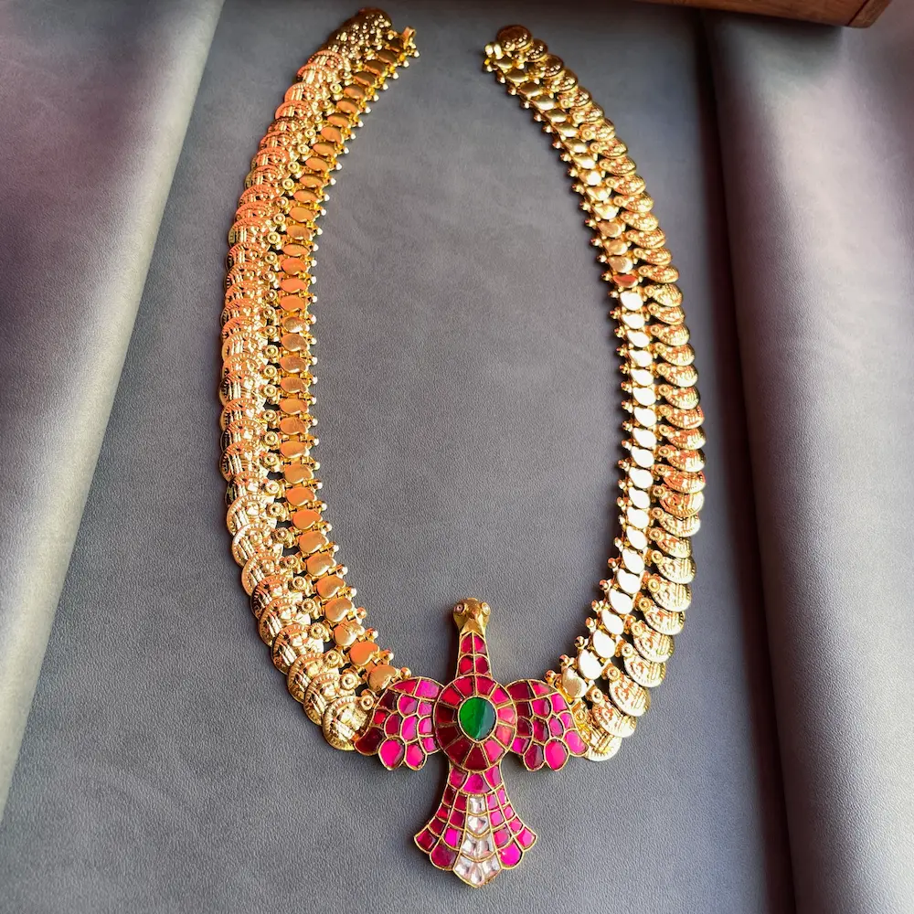 Gandaperuda Jadau Stones Gold Lookalike Coin Haaram