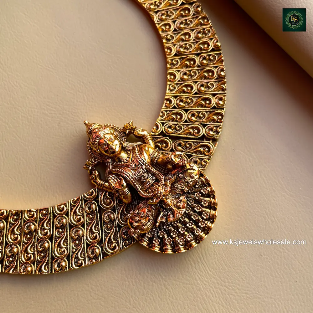 Thirupurasundari Antique Gold Finish Neckset - Image 3