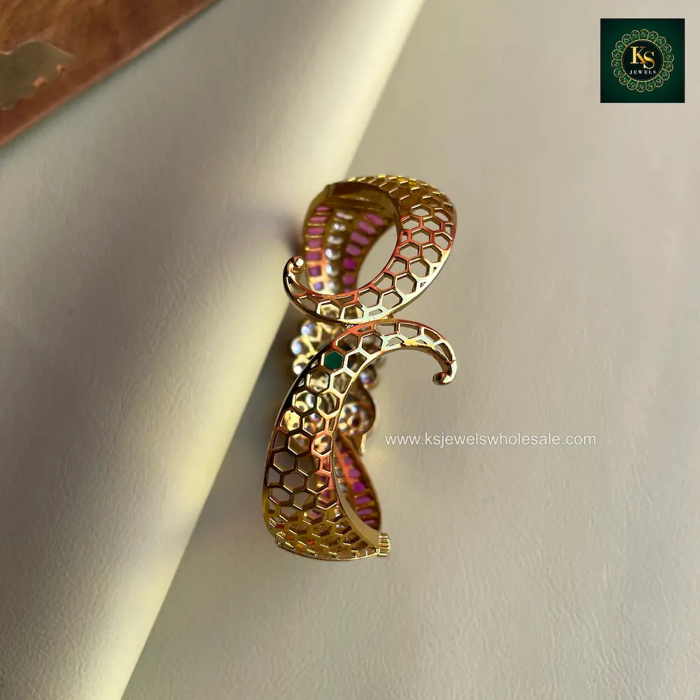 Mahika Openable Bracelet - Image 3