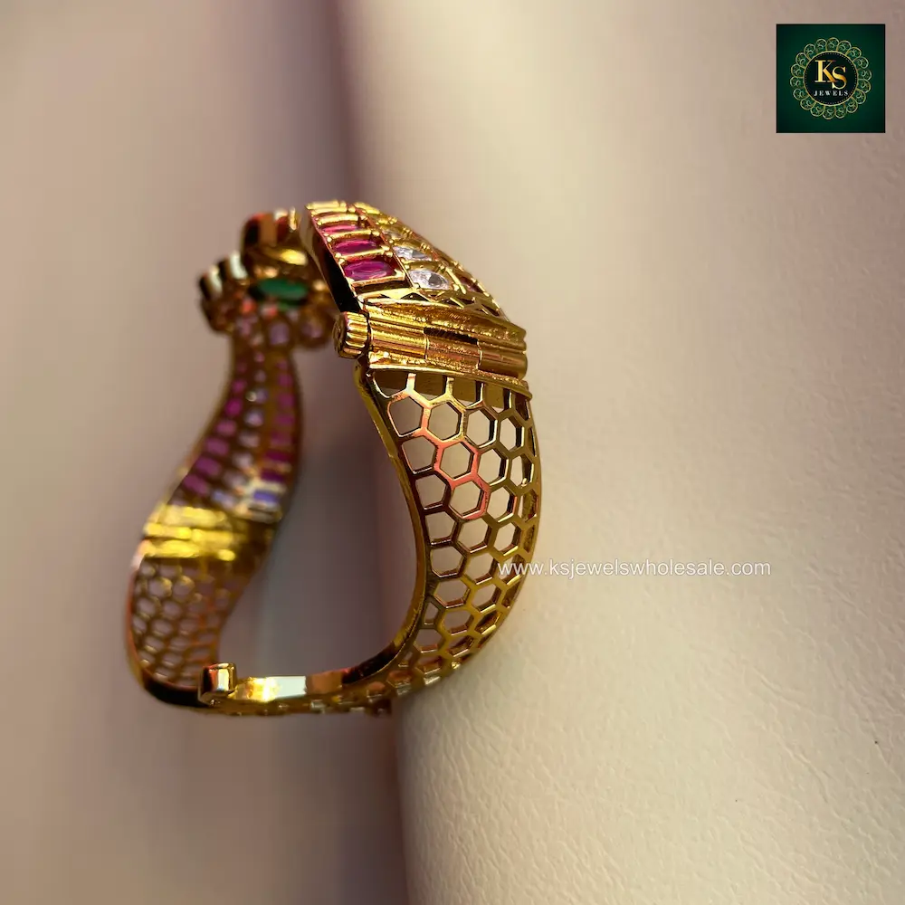 Mahika Openable Bracelet - Image 4