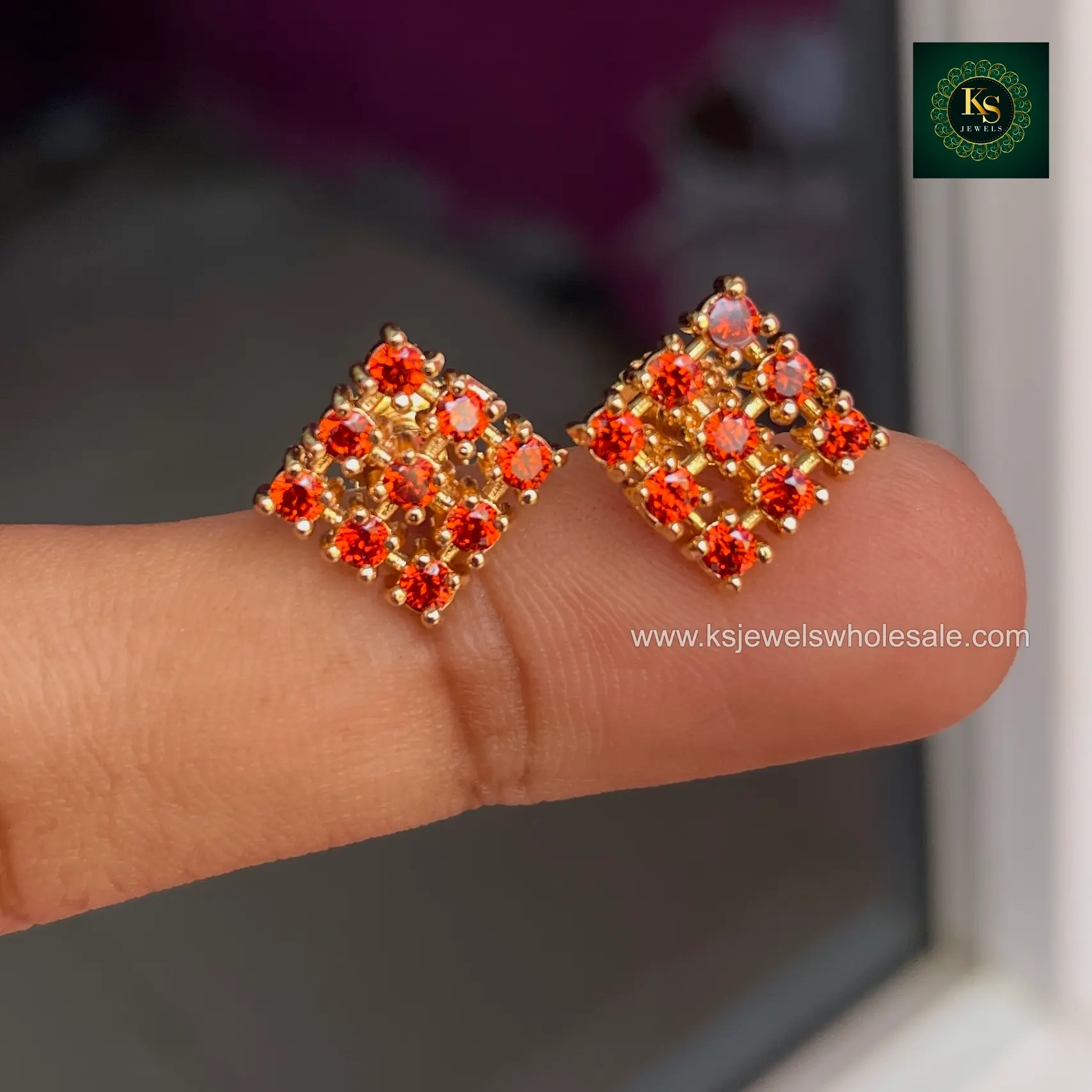 Microplated Stud (Screw Type)