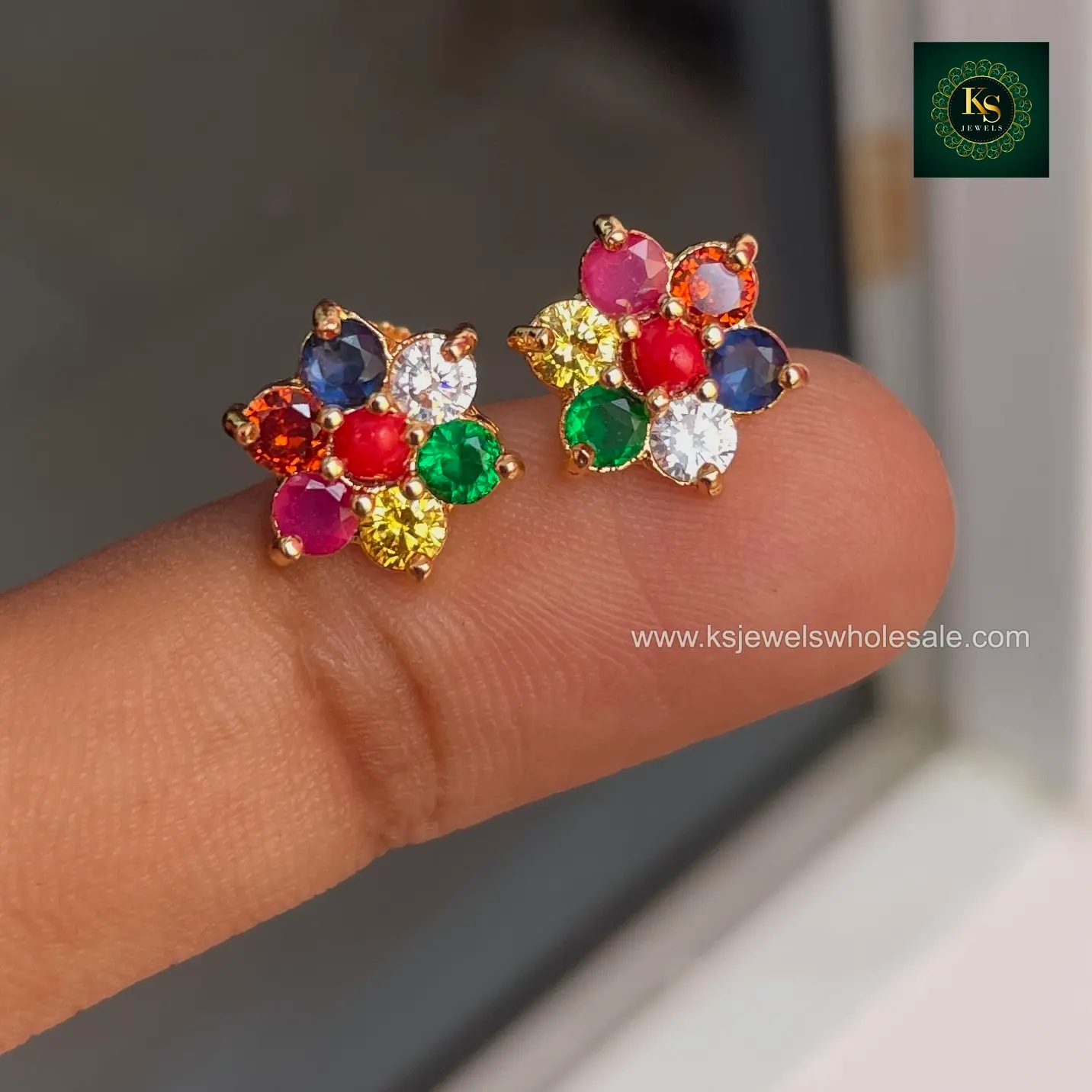 Microplated Stud (Screw Type)