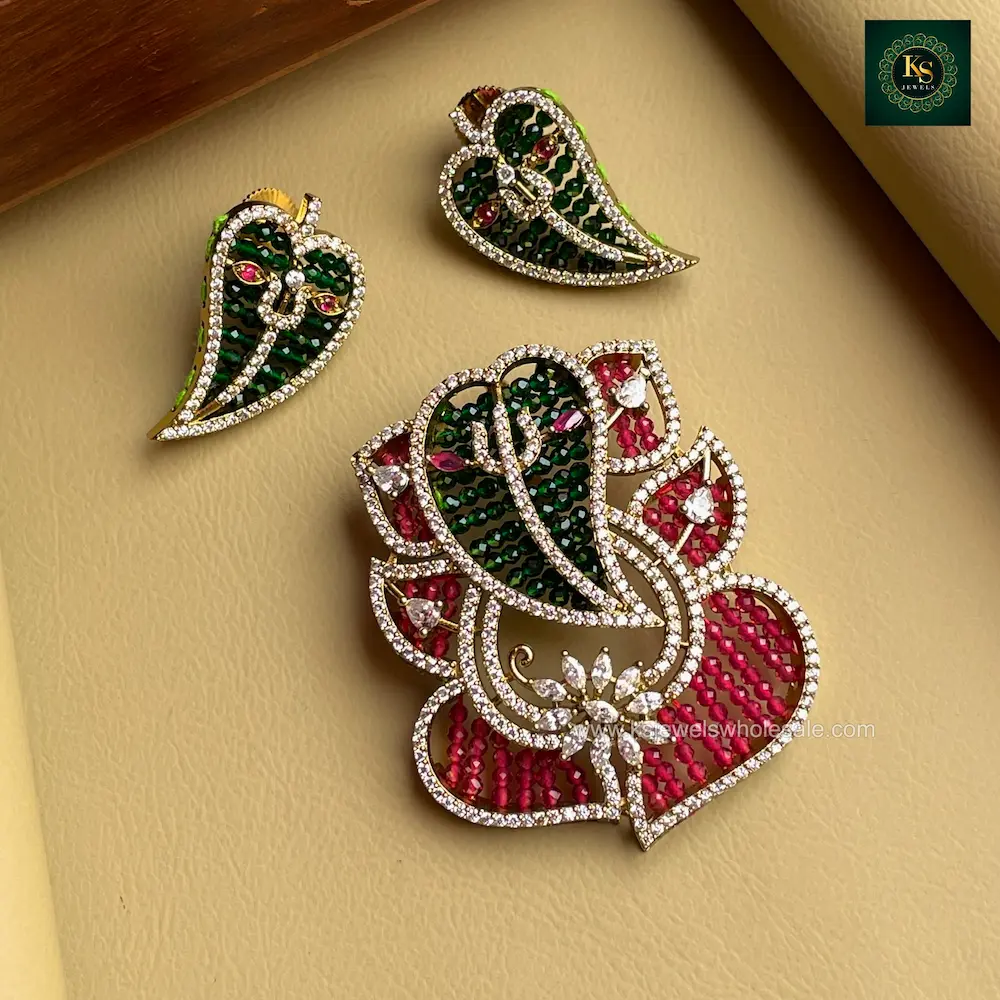 Lord Ganesha Pendent With Earrings