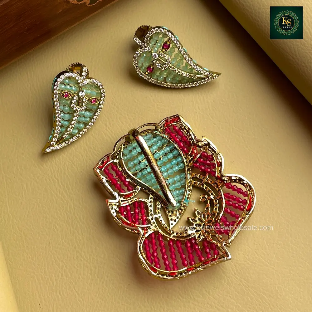 Lord Ganesha Pendent With Earrings - Image 2