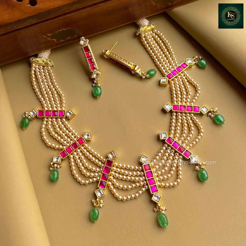 Zahra Jadau Pearl Set