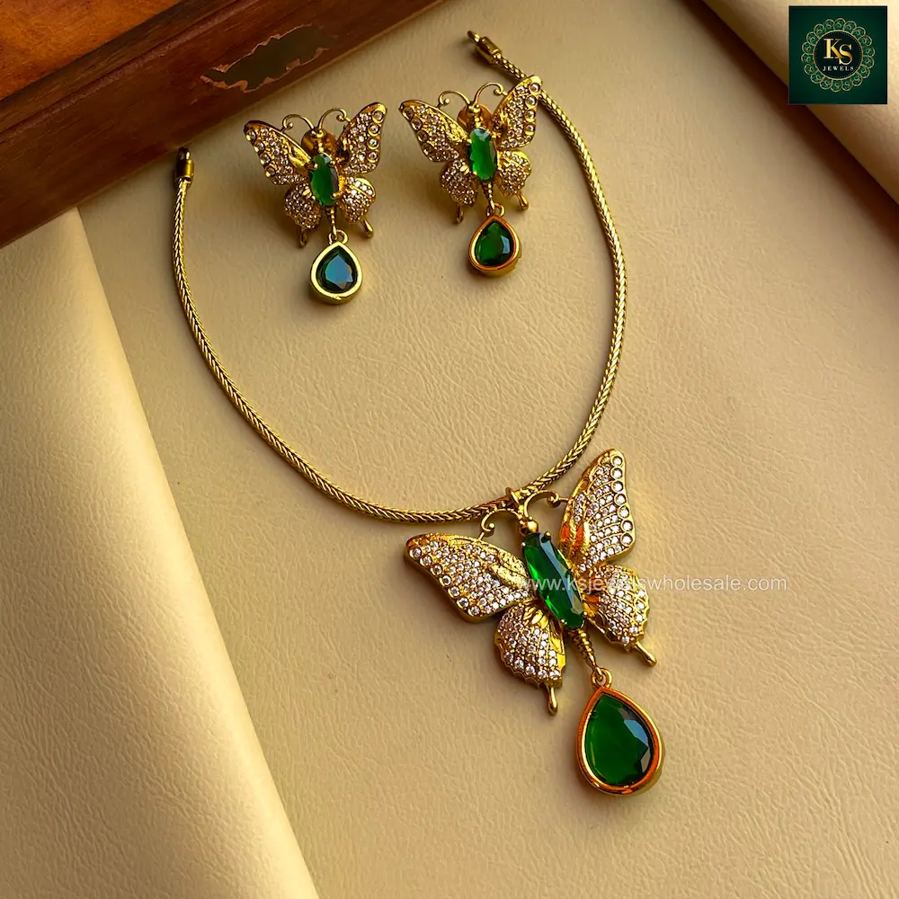 Butterfly Neckset